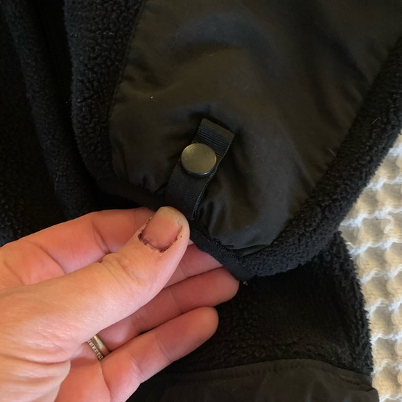 The North Face Women’s Fleece Jacket - Picture 3 of 8